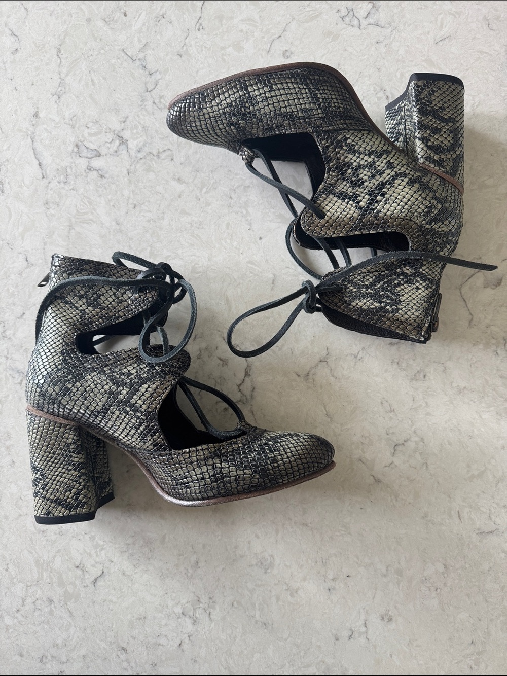 FREEBIRD by Steven Lace-Up Snake Print Block Heel Pumps - Green/ Snakeskin